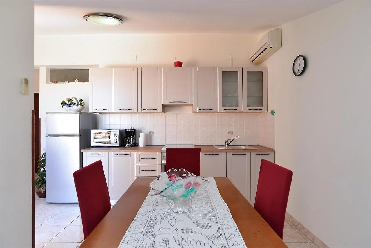 Apartments With A Parking Space Fazana - 19641 0*,